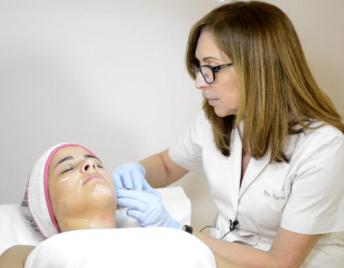 Tratamientos de rejuvenecimiento facial con ácido hialurónico. Clínica Escoda Barcelona